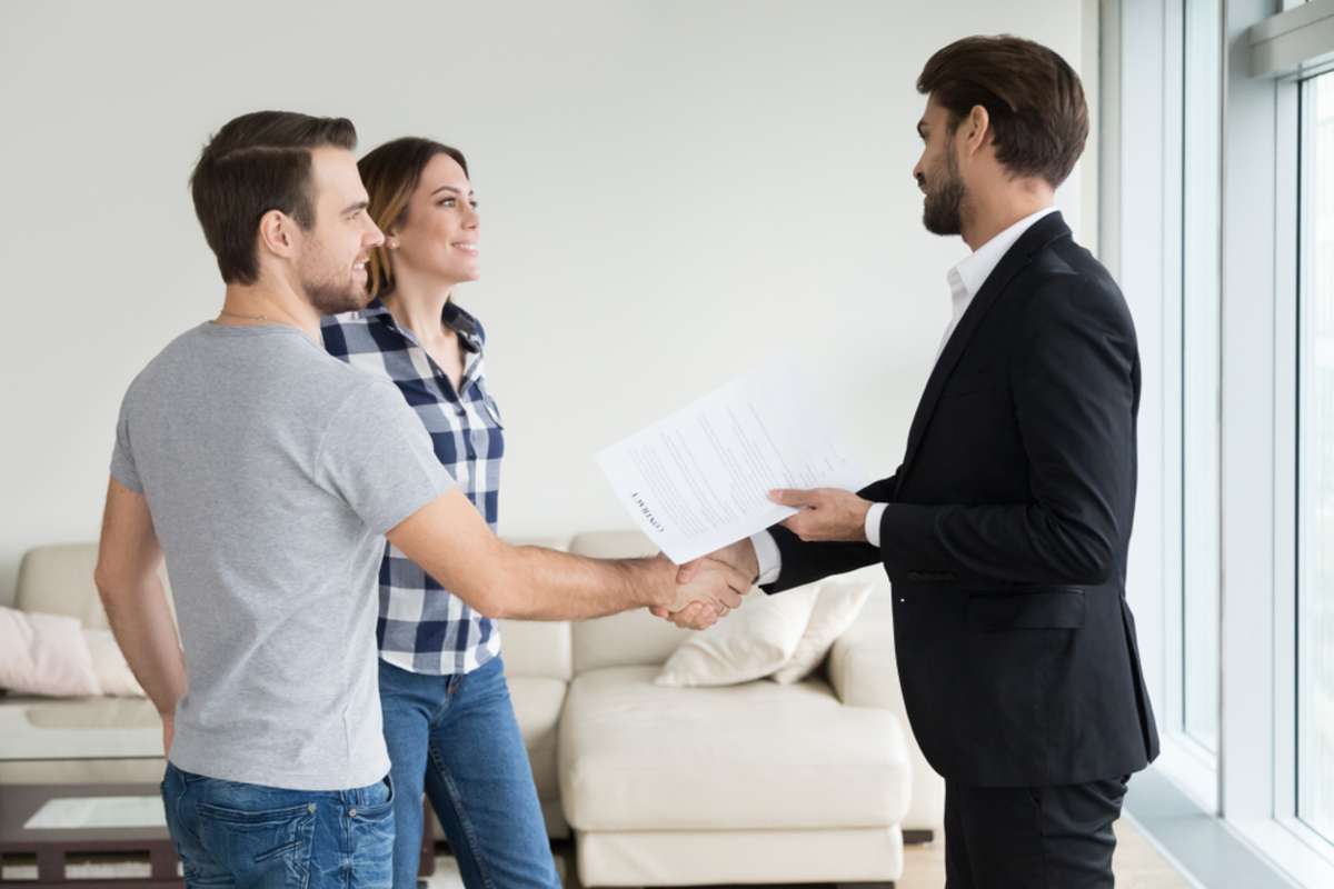 tenants make real estate deal holding rental agreement